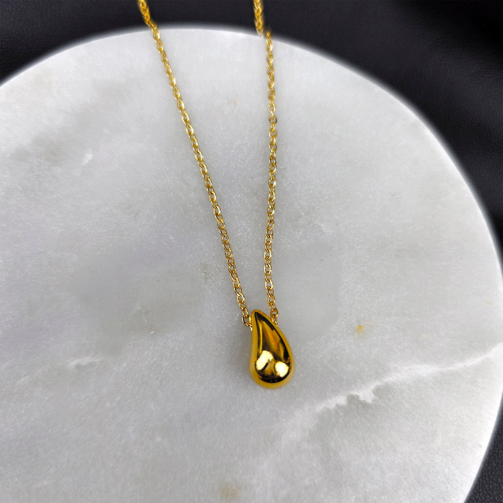 Dainty Teardrop Pendant Necklace